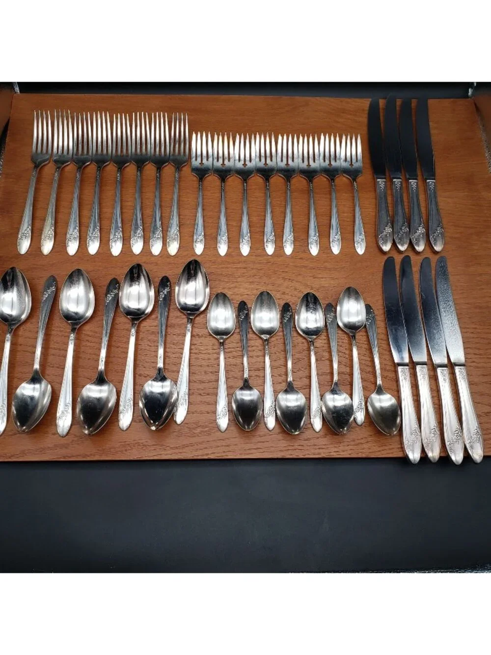 Tudor Plate Queen Bess II Flatware Set Service for 8 Oneida Silverplate